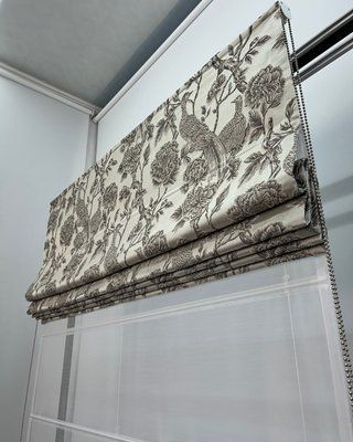 Римська штора з вишитими квітами та птахами RМ55 фото
